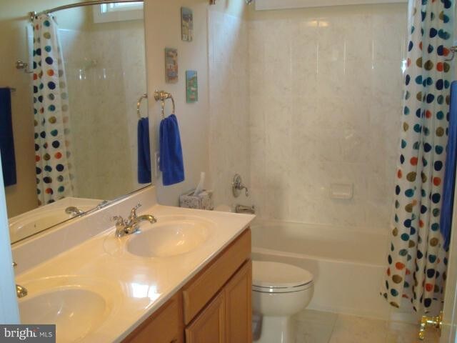 Building Photo - 2341 Brittany Parc Dr