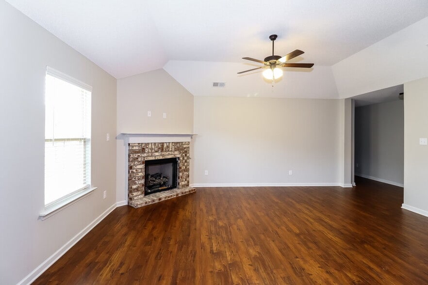 Building Photo - 1083 Carib Loop W