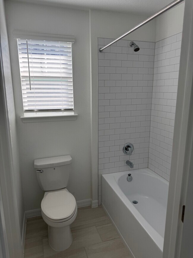 Building Photo - 10837 Littleton Isle Dr