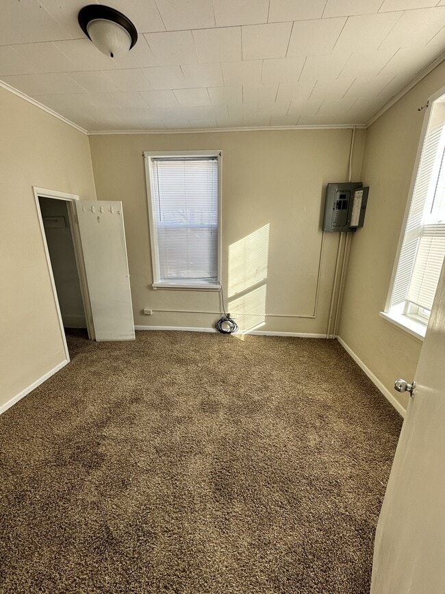 Building Photo - 572 W. 5th Street Apartments LLC