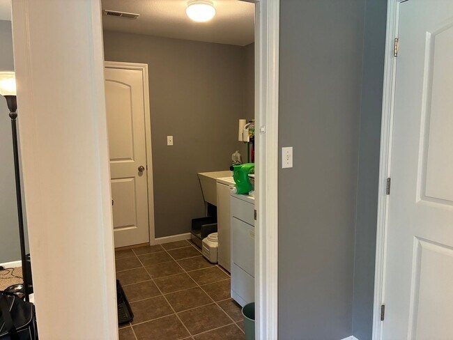 Building Photo - 400 Sea Eagle Dr
