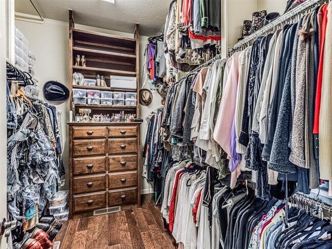 Building Photo - 16200 Muirfield Pl