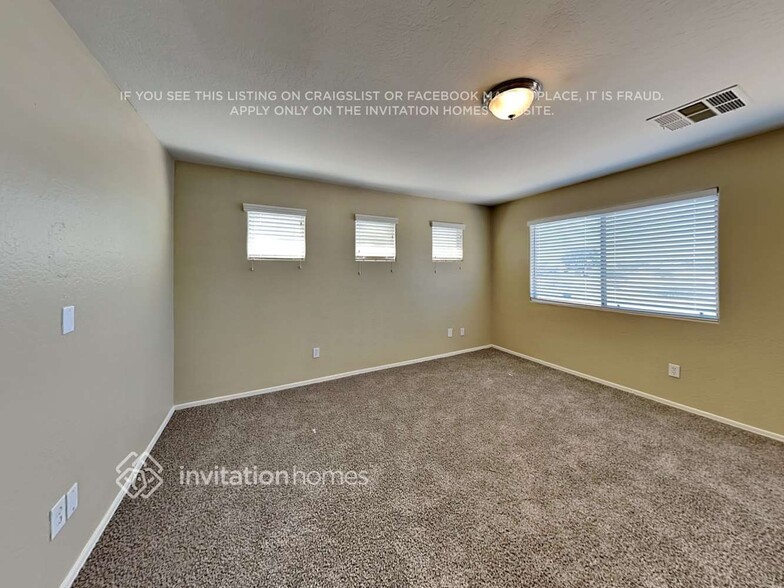 Building Photo - 7106 N 77th Dr