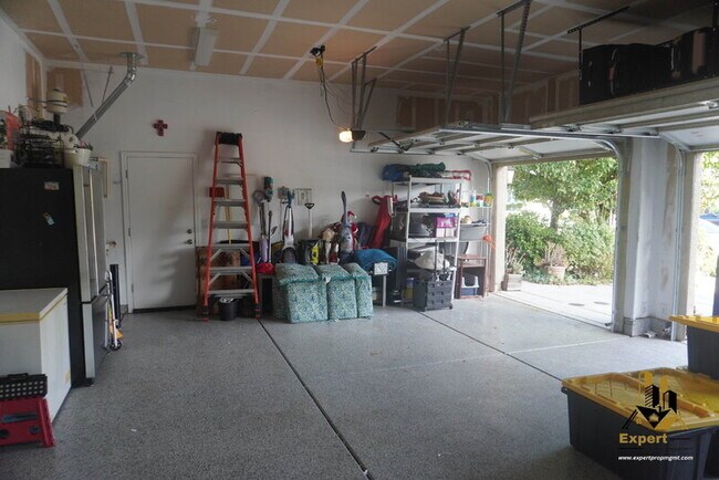Building Photo - 6064 Cohasset Dr