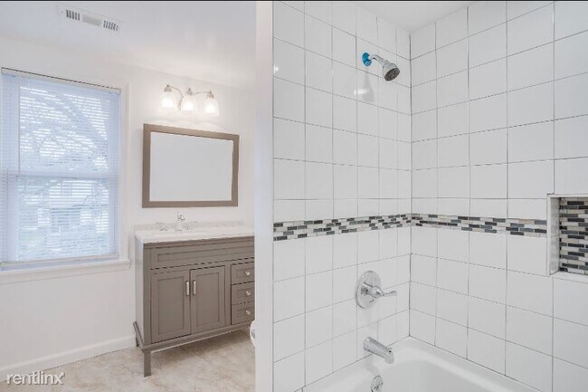 Building Photo - 4 br, 3 bath House - 3318 Ingleside Avenue