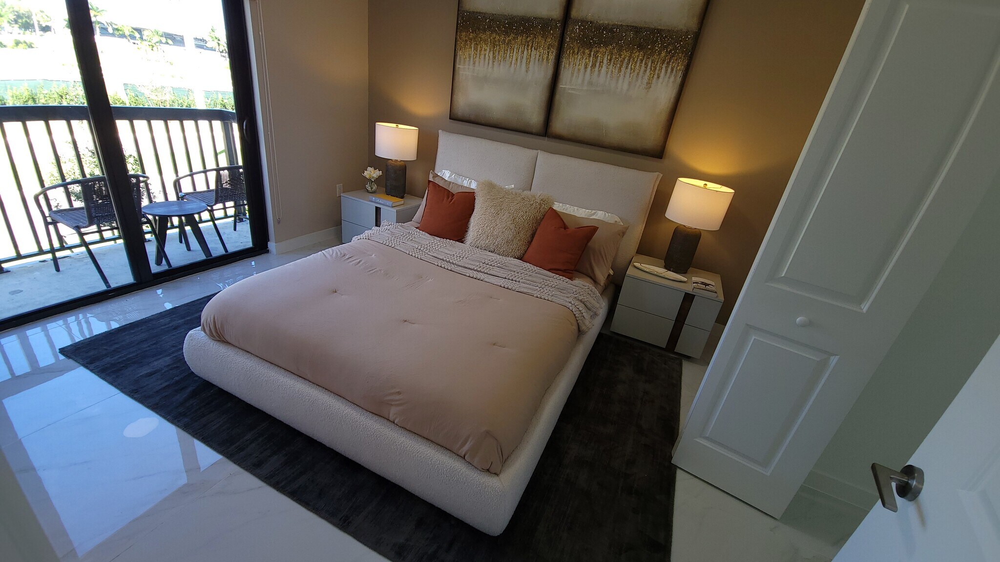 Building Photo - 923 E 28th St