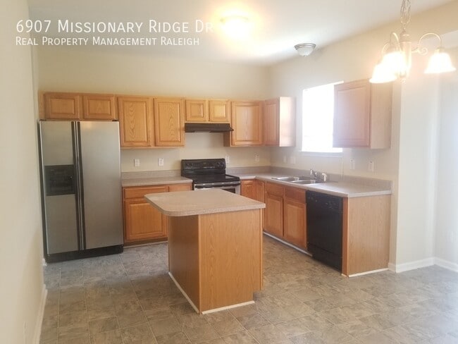 Building Photo - 6907 Missionary Ridge Dr