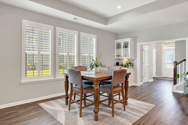 Building Photo - Savannah Quarters!