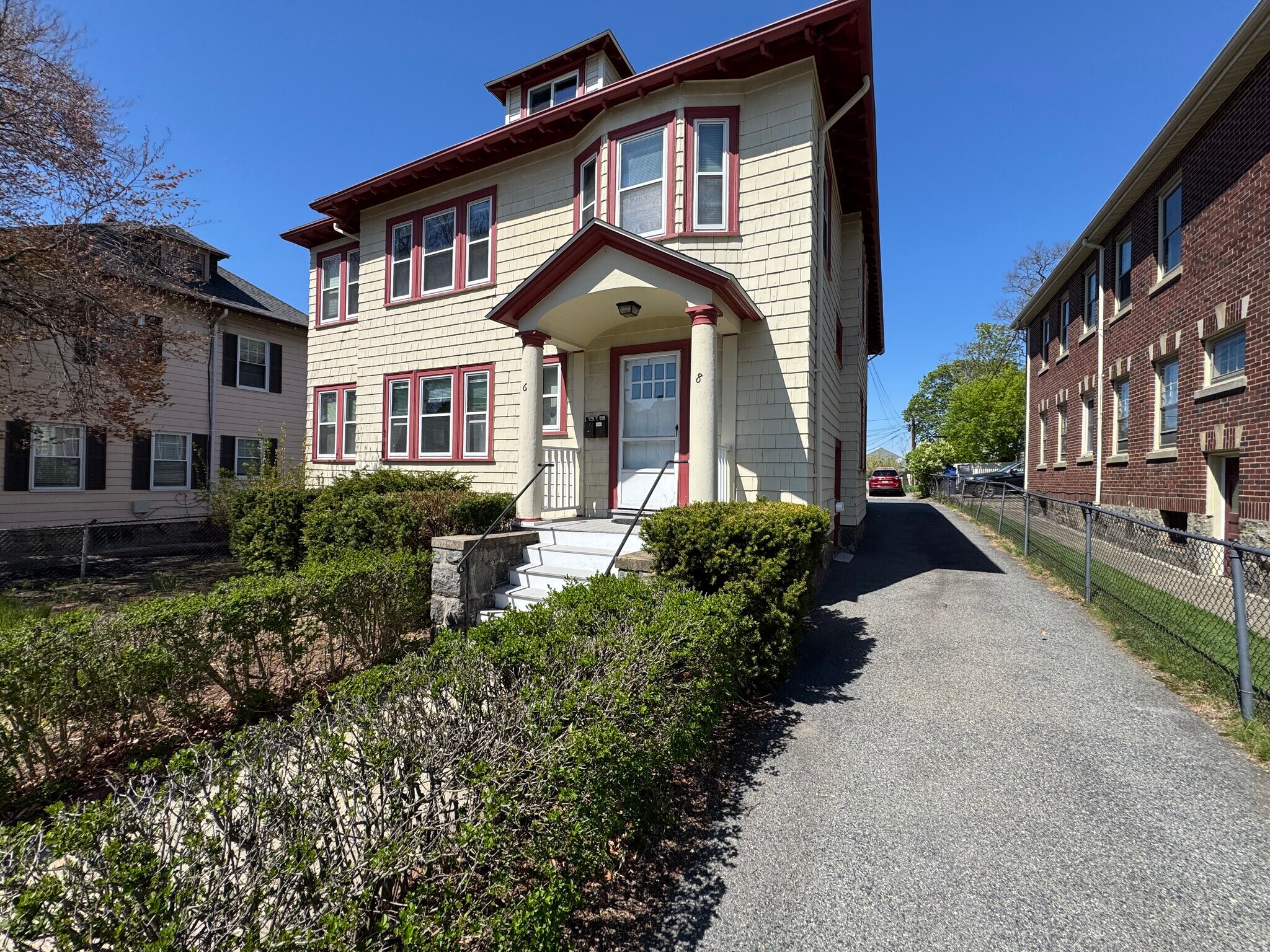 Building Photo - 8 Mapleton St