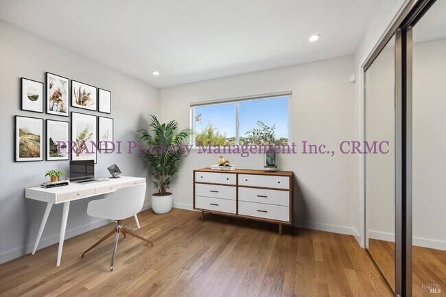 Building Photo - Reduced Rent! Now $4,500 (Was $4,950) Reno...