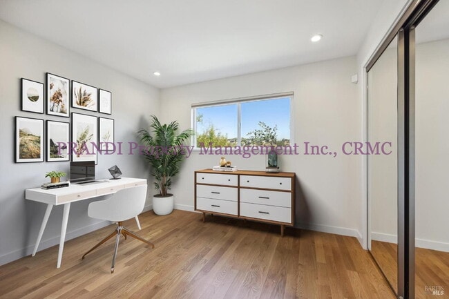 Building Photo - Reduced Rent! Now $4,650 (Was $4,950) Reno...