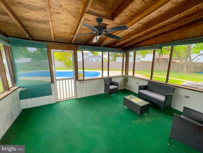 Building Photo - 806 Truro Ct