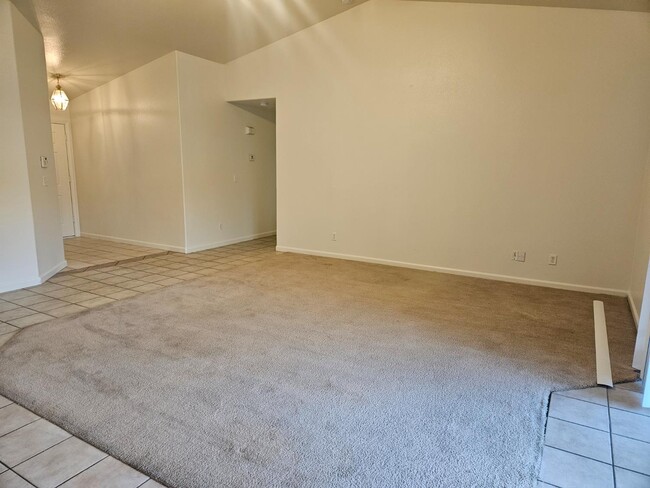 Building Photo - 1760 Hunter Ave