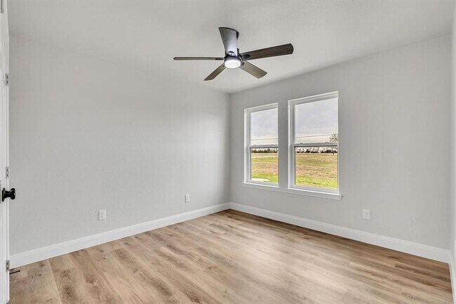 Building Photo - 157 Country Pl Ln