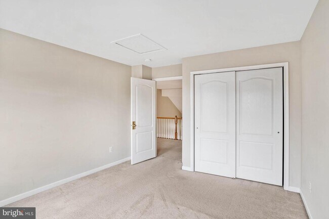 Building Photo - 43513 Lucketts Bridge Cir