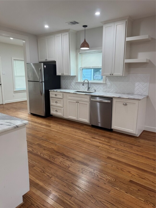 Building Photo - 2715 Cochran St