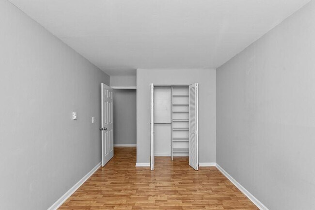 Building Photo - 2 bedroom in Chicago IL 60613
