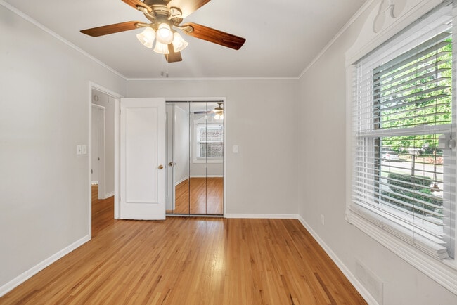 Building Photo - 5230 S Marion Ave