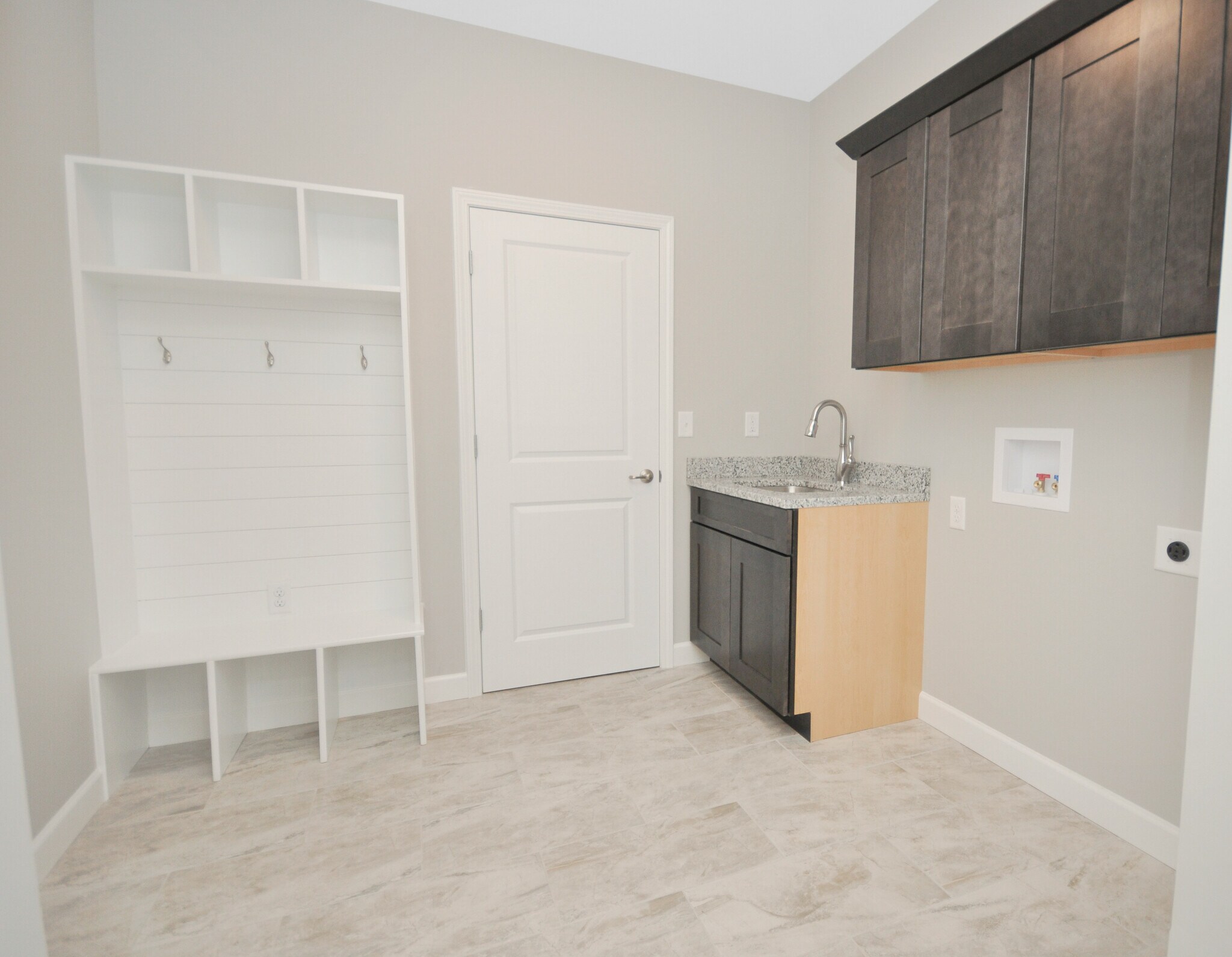 Building Photo - 2001 Morning Side Pl