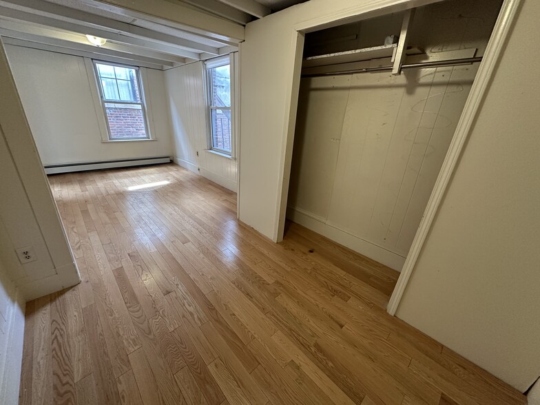 Building Photo - 218 Cambridge St