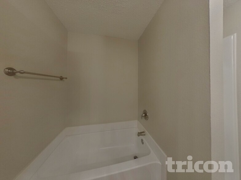 Building Photo - 6701 Spur Ridge Ct