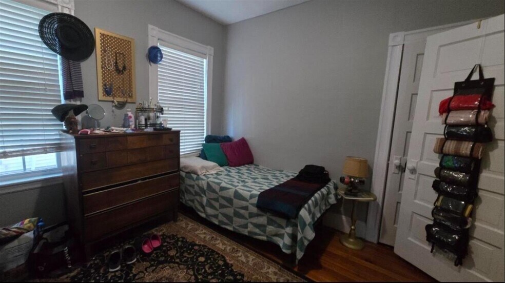 Building Photo - 835 Fellsway