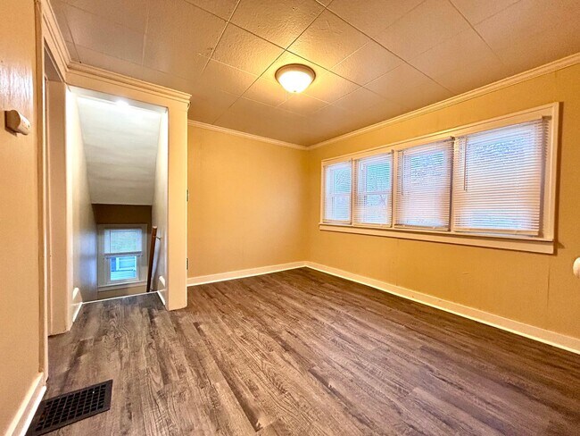 Building Photo - Three Bedroom Home in Northeast Grand Rapids