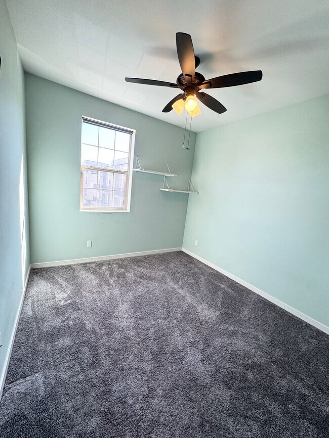 Building Photo - 491 Tailoff Ln