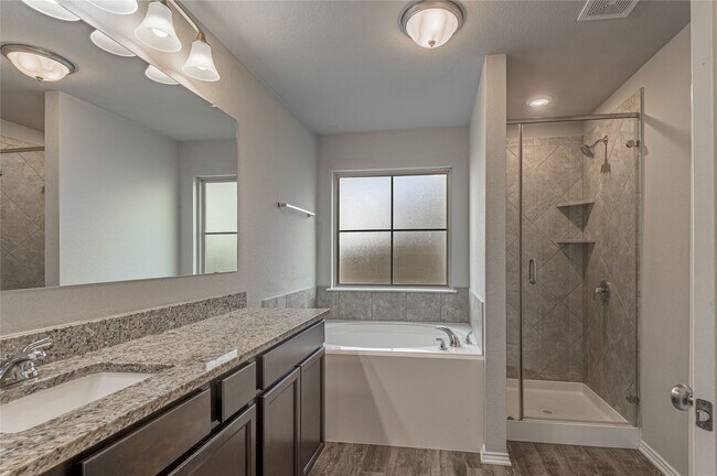 Building Photo - 133 Bates Ct