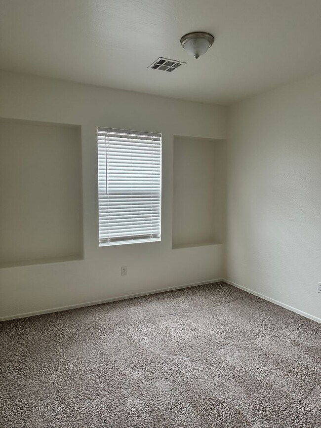 Building Photo - Park Central @ Augusta Ranch townhome (Ellsworth & Baseline)