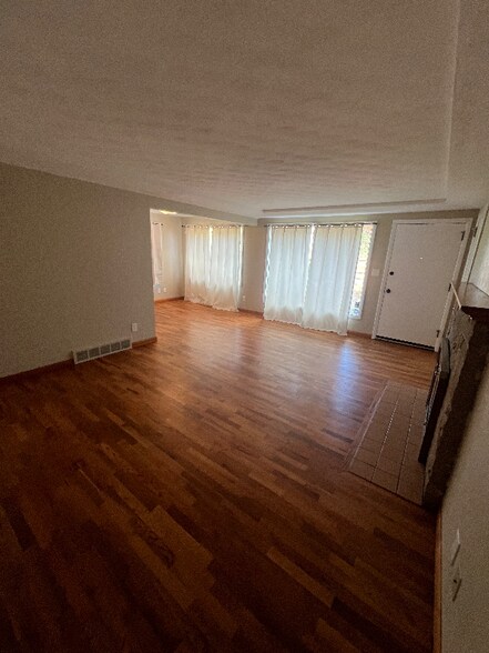 Building Photo - 2344 N Winnifred St