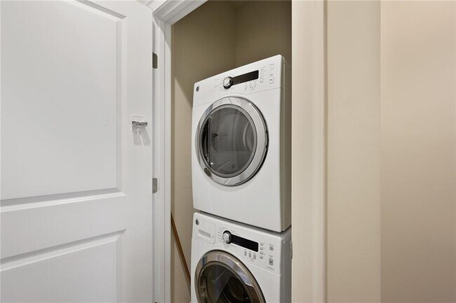 Building Photo - 4231 Deming Cir