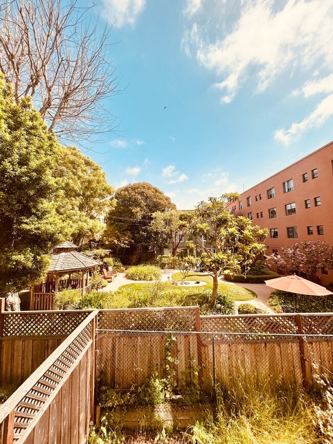 Building Photo - Beautiful 1 Bedroom located in one of San ...