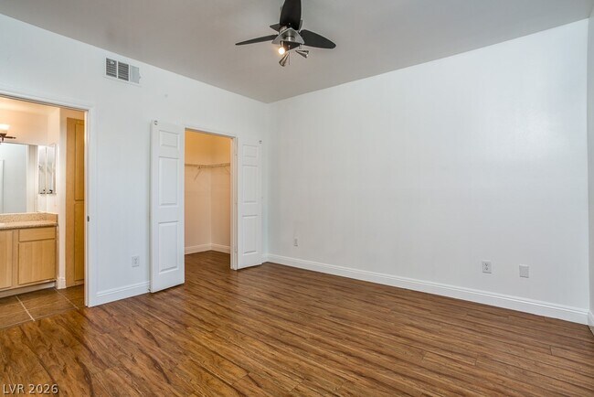 Building Photo - 8000 W Badura Ave
