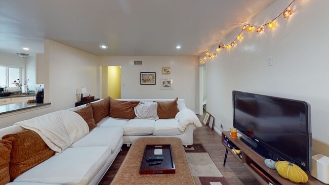 Building Photo - Steps to SDSU!