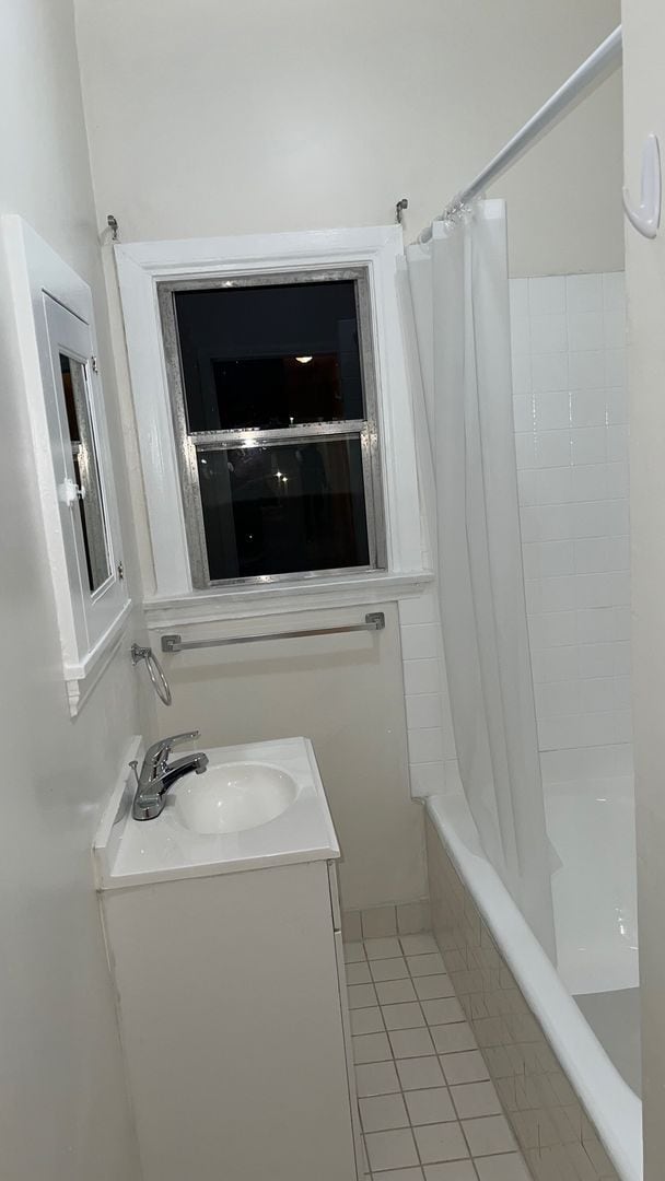 Building Photo - 1166 N Raymond Ave