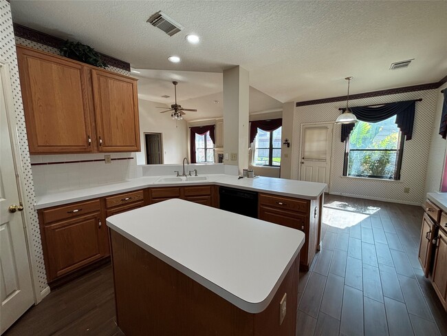 Building Photo - 12819 Reedwood Ridge Rd