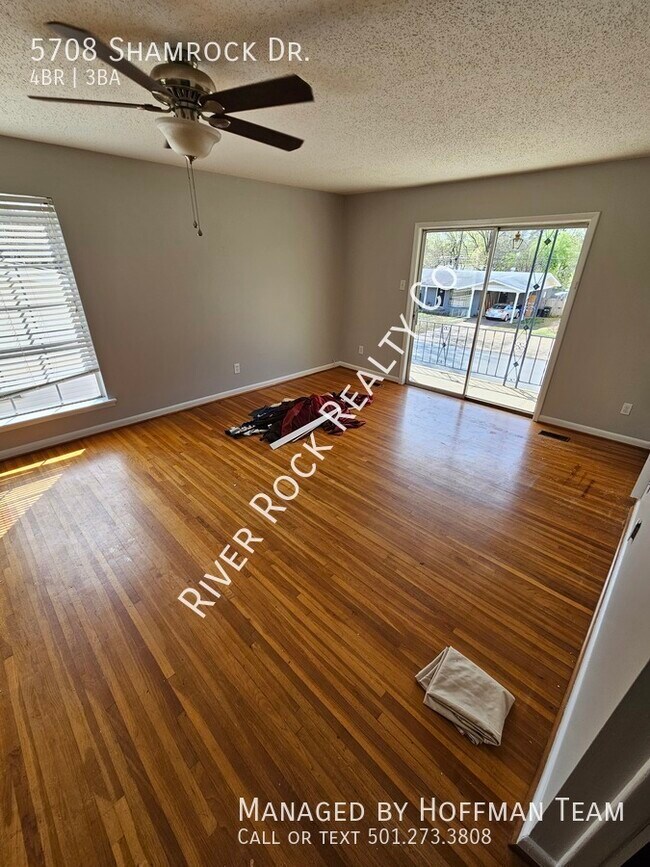 Building Photo - 5708 Shamrock Dr