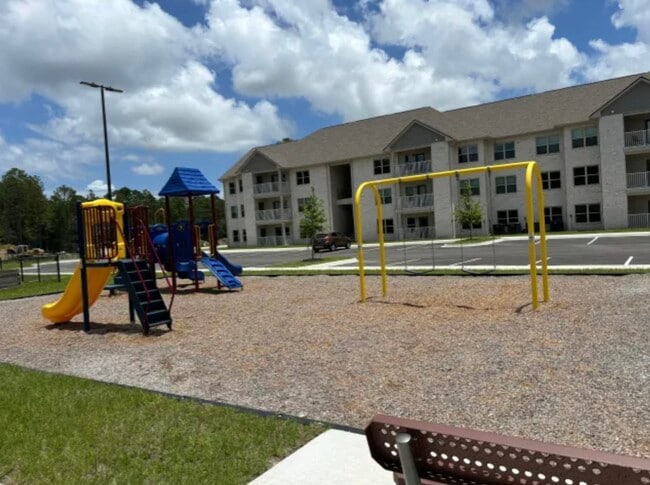 Building Photo - 800 Winding Rd