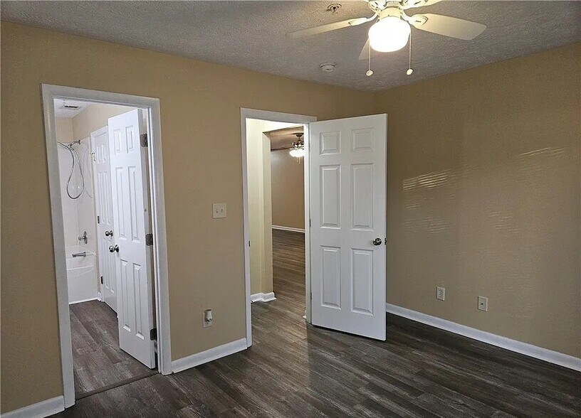 Building Photo - 3375 Galleria Dr