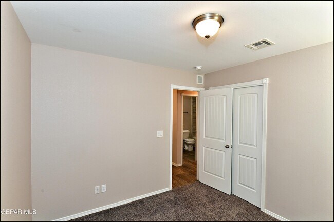 Building Photo - 963 Aircoupe Way