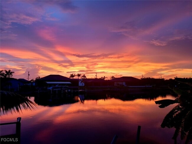 Building Photo - 4416 SW 24th Ave