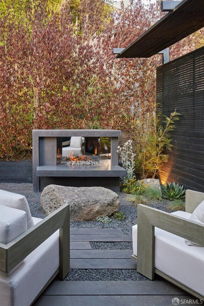 Building Photo - 169 Amber Dr