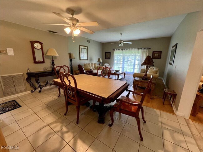 Building Photo - 10 Regency Ct