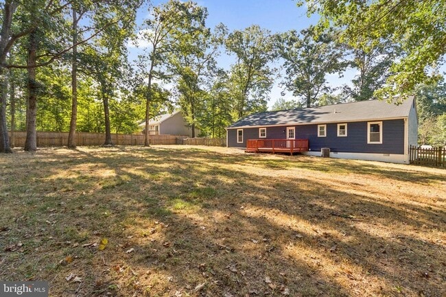 Building Photo - 39 Hidden Lake Dr