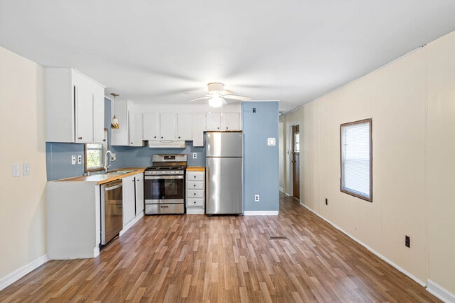 Building Photo - 34490 Virginia Dr