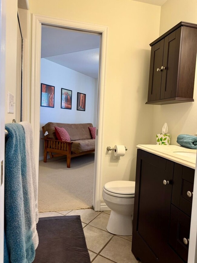 Building Photo - Townhouse within Walking Distance of Downtown Sugarhouse