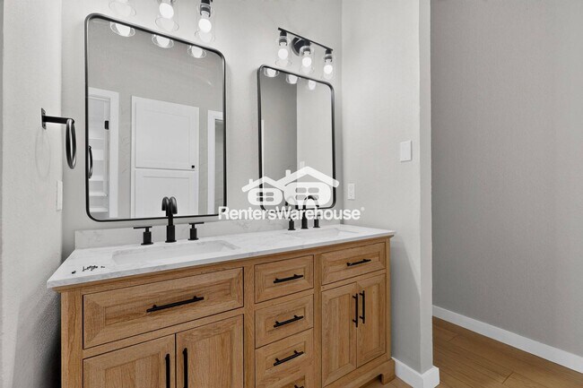 Building Photo - 3945 Spoonwood Ln