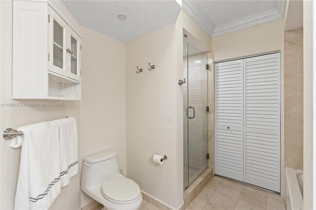 Building Photo - 6365 Collins Ave