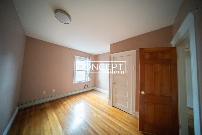 Building Photo - 208 Rawson Rd